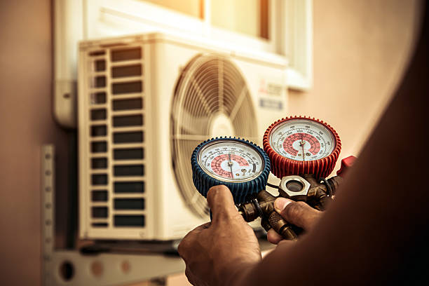 Professional Hvac technician working in Columbus, NE